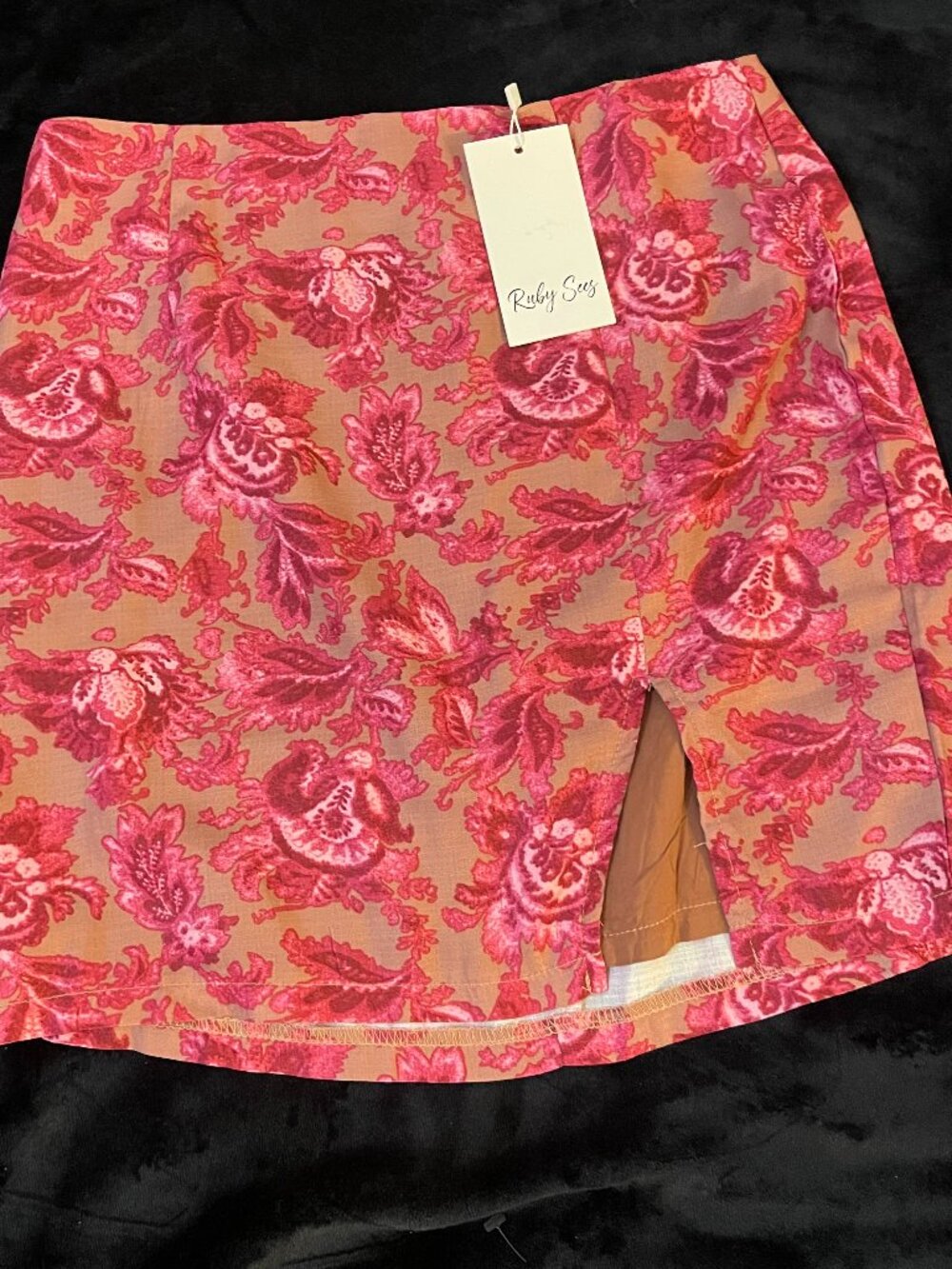 Ruby Sees Pink Floral Mini Skirt Size 8 NWT